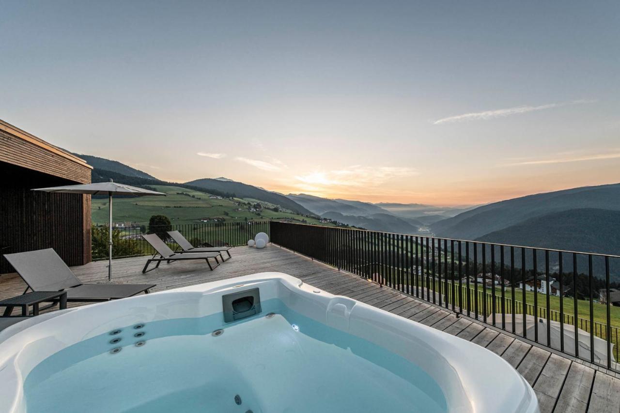 Aparthotel Panorama Living Dolomites Maranza Bagian luar foto