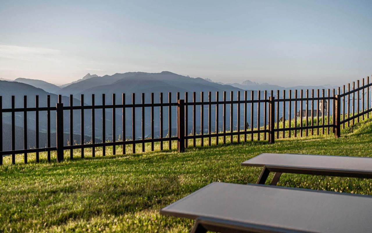 Aparthotel Panorama Living Dolomites Maranza Bagian luar foto
